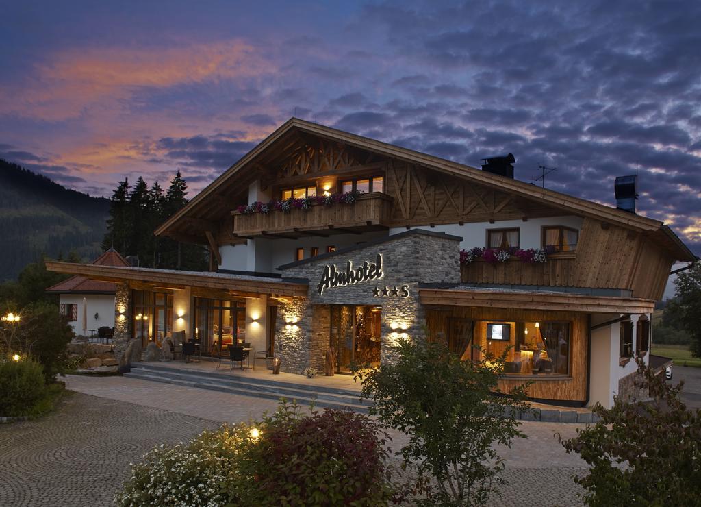 Almhotel Told Grän Exterior foto